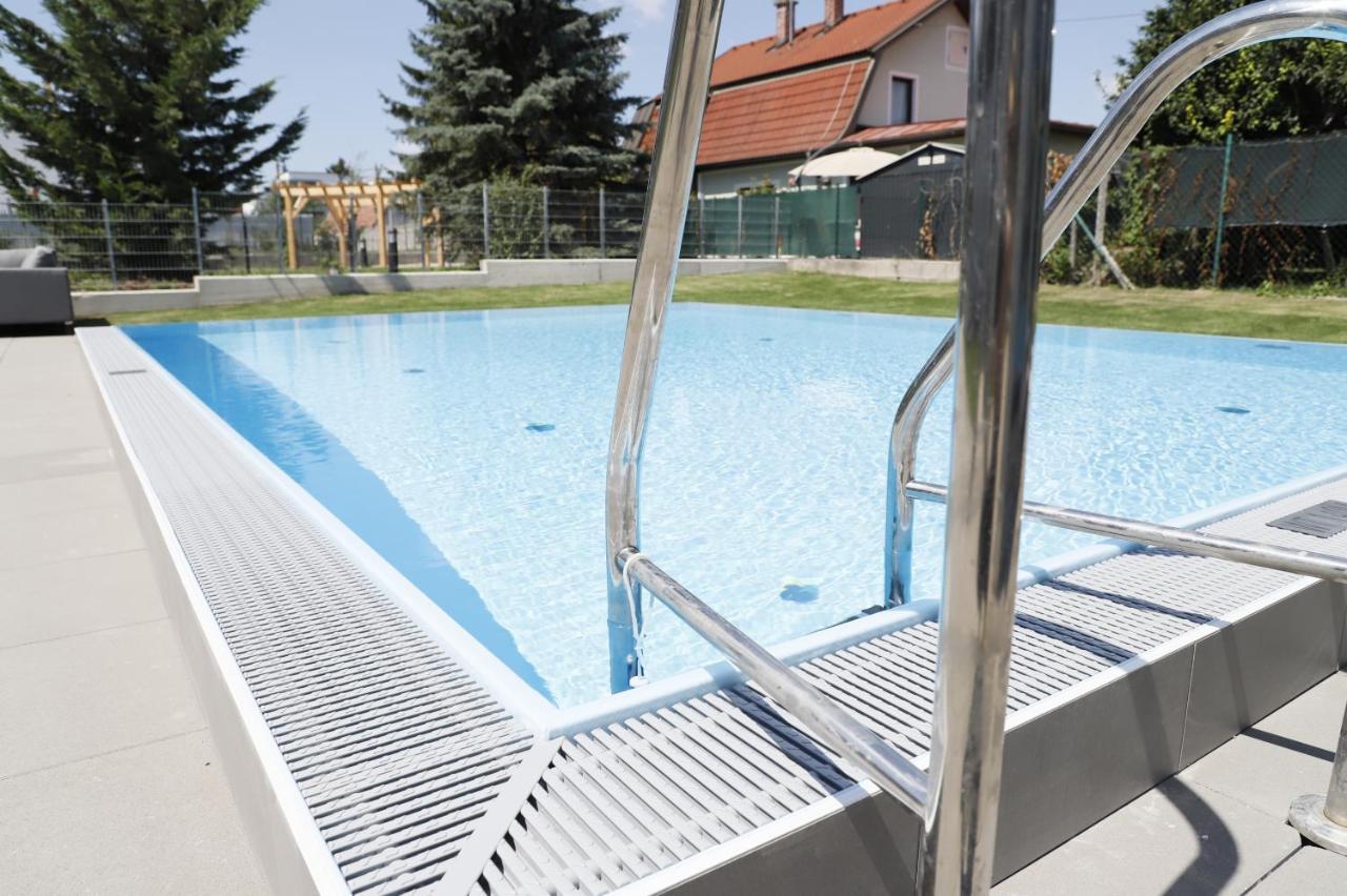 Rooftop Terrace, Free Garage Parking And Pool! Вена Экстерьер фото
