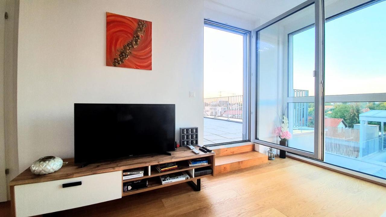 Rooftop Terrace, Free Garage Parking And Pool! Вена Экстерьер фото
